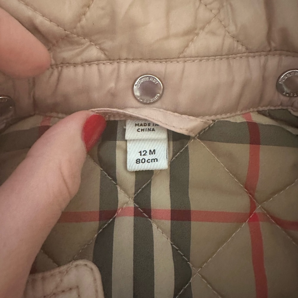 Burberry girls classic coat with detachable hoodie - Picture 10 of 16